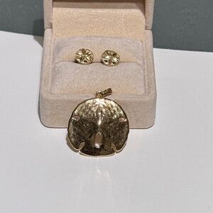 ✨ Coastal Luxe: Gold Sand Dollar Stud Earrings & Matching Charm ✨